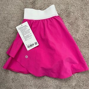 Lululemon NWT Court Rival Skirt - Size 6 - Sonic Pink